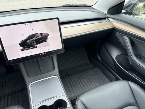 Used 2022 Tesla Model 3 image 13