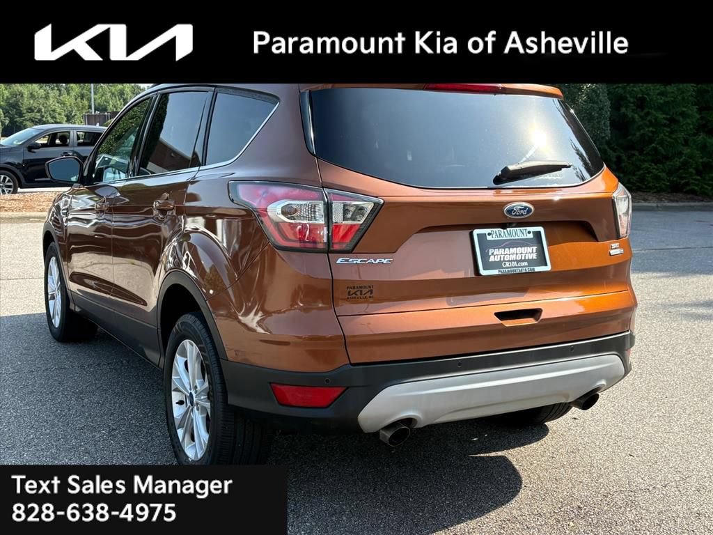 Used 2017 Ford Escape SE w/ Equipment Group 201A AWD/4WD image 4