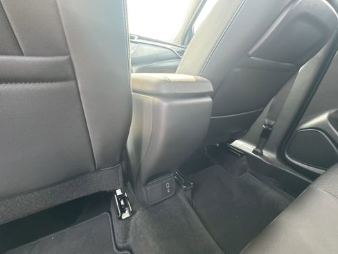 Used 2023 Buick Encore GX Preferred w/ Cold Weather Comfort Package image 22