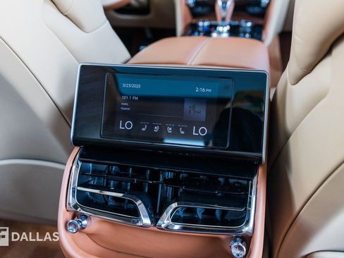 Used 2022 Bentley Flying Spur W12 image 36