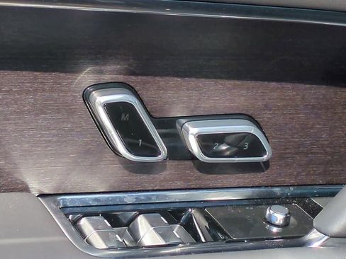 New 2025 Land Rover Range Rover Long Wheelbase SE image 16