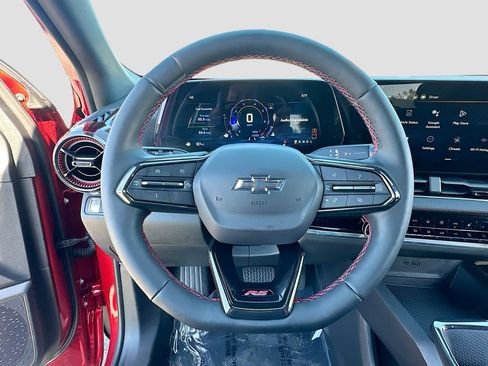 Used 2025 Chevrolet Equinox RS image 11