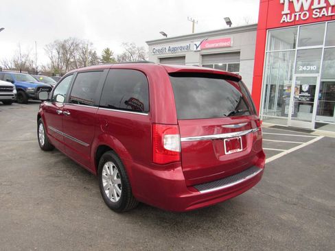 Used 2015 Chrysler Town & Country Touring w/ Driver Convenience Group image 7