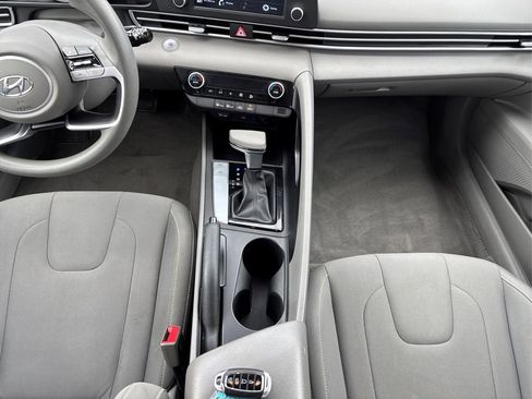 Used 2021 Hyundai Elantra SEL image 19