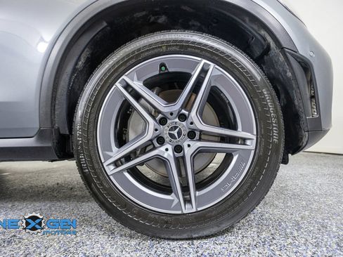 Used 2021 Mercedes-Benz GLC 300 4MATIC image 47