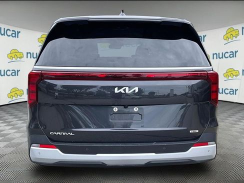 Used 2026 Kia Carnival LXS FWD image 3