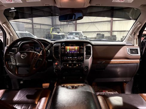 Used 2019 Nissan Titan Platinum Reserve w/ Platinum Utility Package image 29