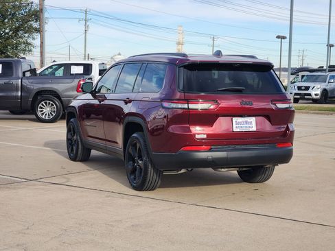 Used 2025 Jeep Grand Cherokee L Limited w/ Luxury Tech Group II image 6