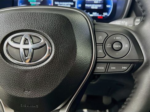 Used 2026 Toyota Corolla Cross XLE w/ Convenience Package FWD image 20