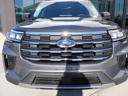 Used 2025 Ford Explorer Active image 19