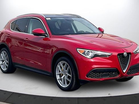 Used 2019 Alfa Romeo Stelvio Ti image 2