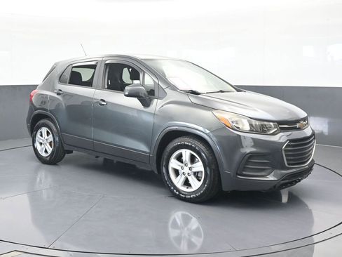 Used 2019 Chevrolet Trax LS w/ Tint and Cruise Package image 8
