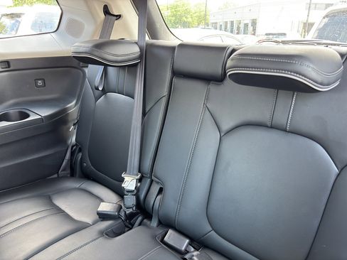 Used 2023 Honda Pilot Elite image 8