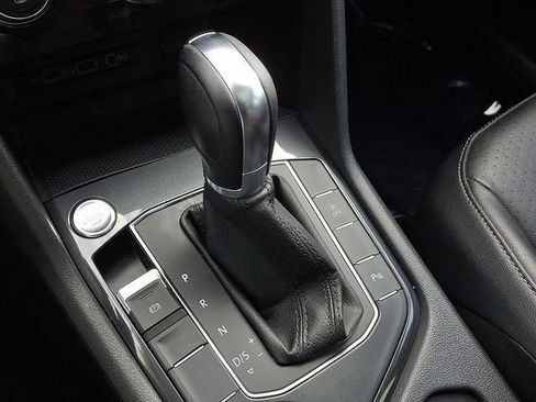 Used 2019 Volkswagen Tiguan SEL image 15