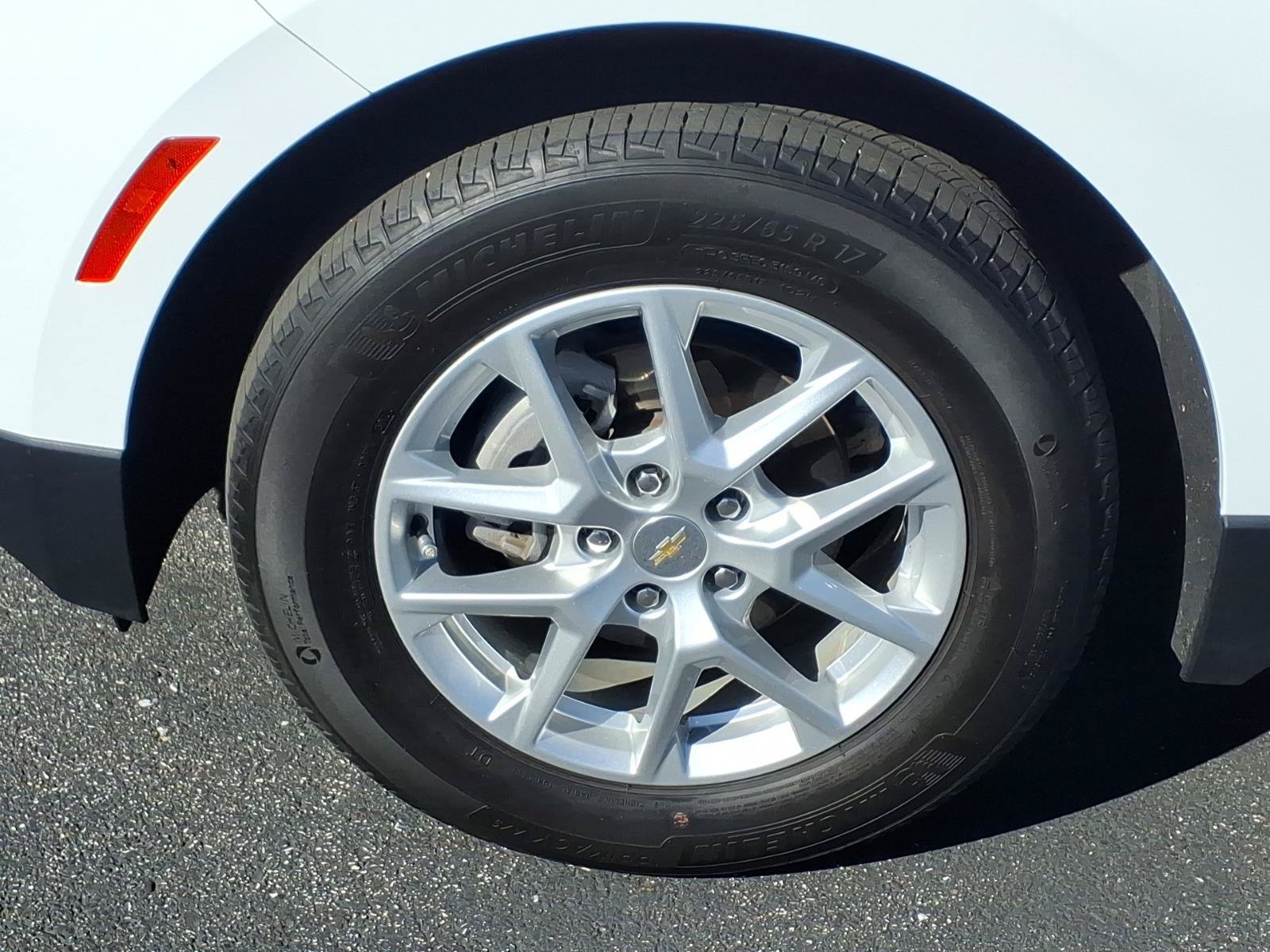Used 2023 Chevrolet Equinox LT FWD image 31