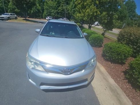 Used 2012 Toyota Camry LE FWD image 6