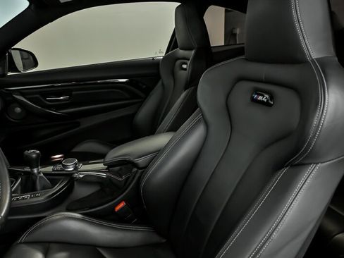 Used 2020 BMW M4 Coupe w/ Executive Package RWD image 18