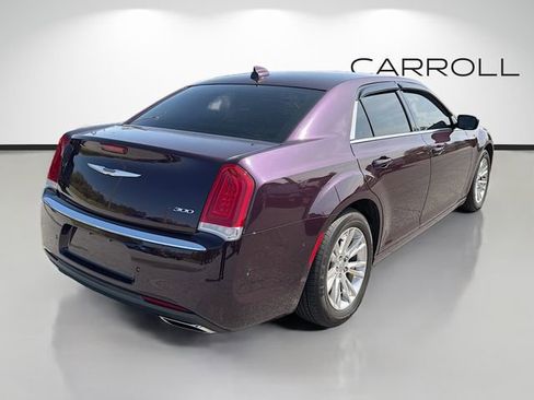 Used 2021 Chrysler 300 Touring L image 3