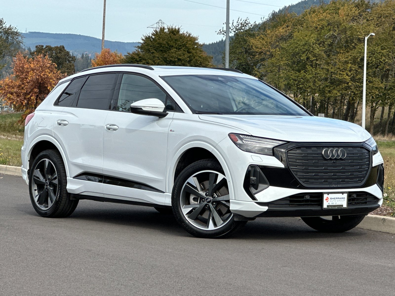 Used 2024 Audi Q4 e-tron Prestige AWD/4WD image 1