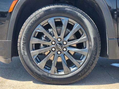 Used 2022 Chevrolet Traverse RS FWD image 11