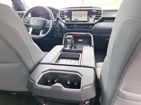 Used 2025 Toyota Tundra SR5 AWD/4WD image 32