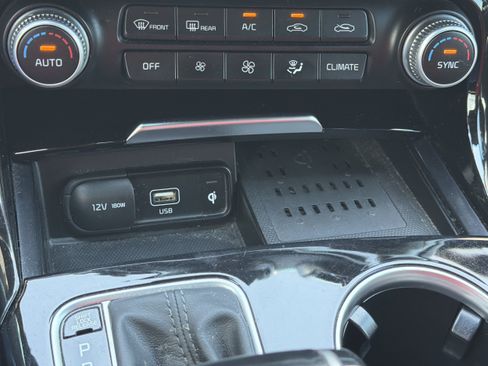 Used 2022 Kia Stinger GT-Line w/ Sun & Sound Package RWD image 9