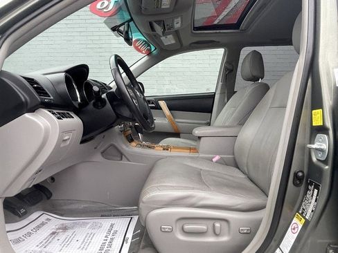 Used 2010 Toyota Highlander Limited image 12