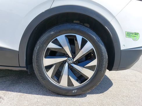 Used 2023 Volkswagen ID.4 Pro RWD image 37