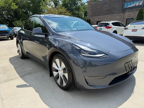 Used 2021 Tesla Model Y Performance AWD/4WD image 3