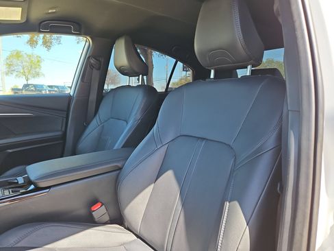 Used 2025 Toyota Camry XSE FWD image 13