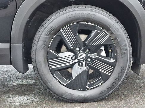 Used 2025 Nissan Kicks SV w/ Illumination Package AWD/4WD image 8