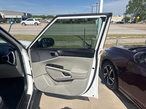 Used 2022 Kia Soul LX w/ Technology Package FWD image 14