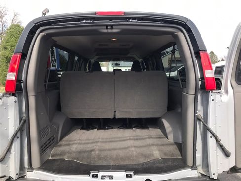 Used 2017 Chevrolet Express 3500 LT w/ LT Preferred Equipment Group image 27