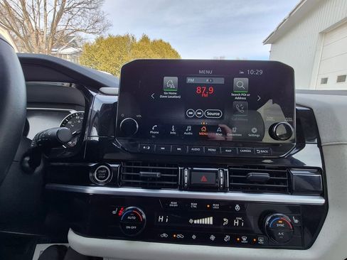 Used 2022 Nissan Pathfinder SL image 16