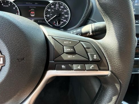Used 2025 Nissan Sentra SV FWD image 24