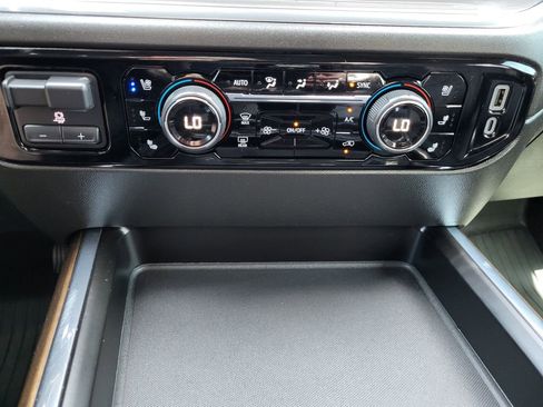 Used 2024 Chevrolet Silverado 3500 High Country w/ High Country Premium Package AWD/4WD image 15