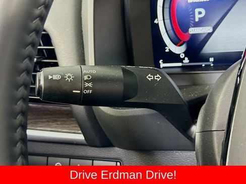 Used 2025 Nissan Rogue Platinum w/ Platinum Premium Package FWD image 15