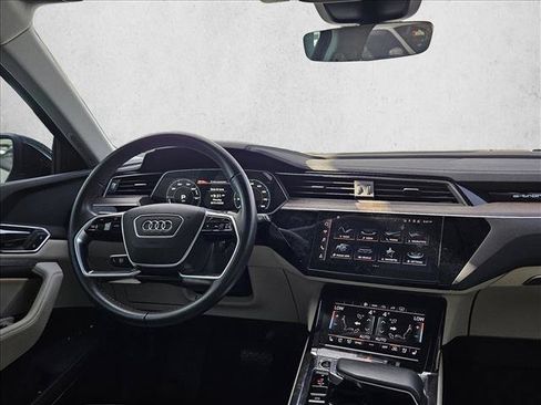 Certified 2024 Audi Q8 e-tron Premium Plus w/ Premium Plus Package AWD/4WD image 14