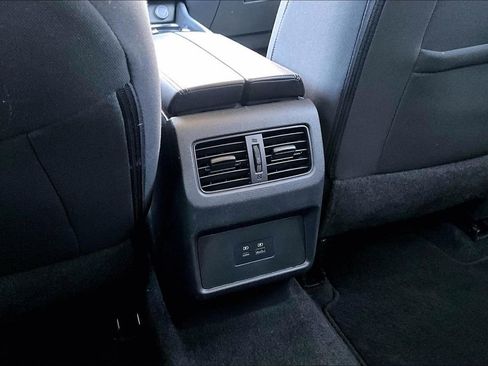 Used 2023 Nissan Rogue SV image 33