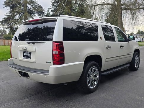 Used 2010 Chevrolet Suburban LTZ image 6
