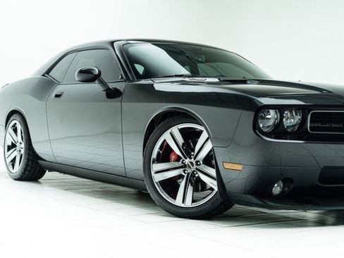 Used 2010 Dodge Challenger SRT8 w/ SRT Option Group II RWD image 3