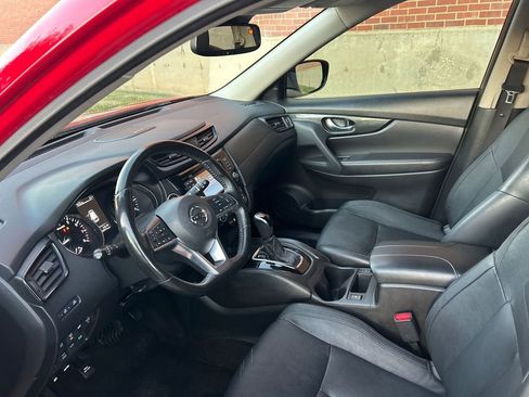 Used 2017 Nissan Rogue SL image 6
