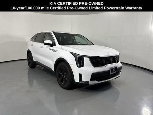 Certified 2025 Kia Sorento LX FWD image 3
