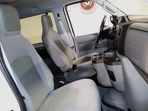 Used 2014 Ford E-350 and Econoline 350 XLT image 50