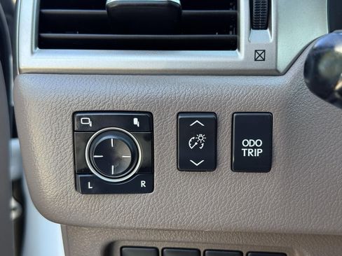 Used 2017 Lexus GX 460 Luxury image 35