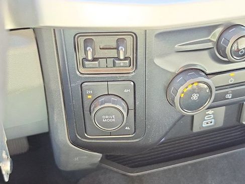 Used 2025 Ford F250 XLT AWD/4WD image 30