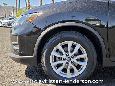 Used 2020 Nissan Rogue SV FWD image 9