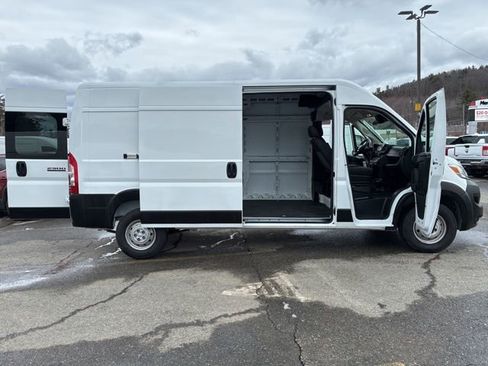 Used 2023 RAM ProMaster 2500 FWD image 10