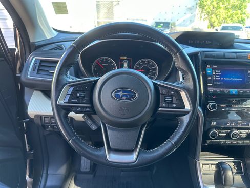 Used 2021 Subaru Ascent Premium w/ Convenience Package AWD/4WD image 9