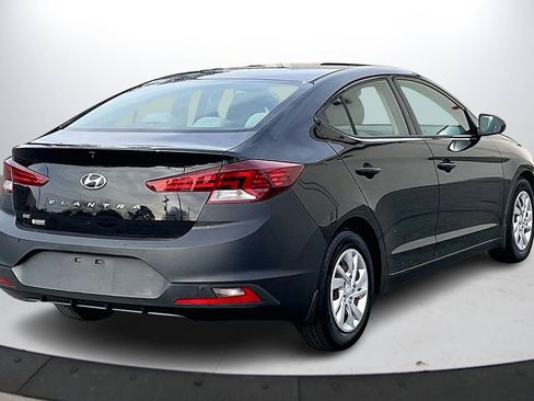 Used 2019 Hyundai Elantra SE image 9